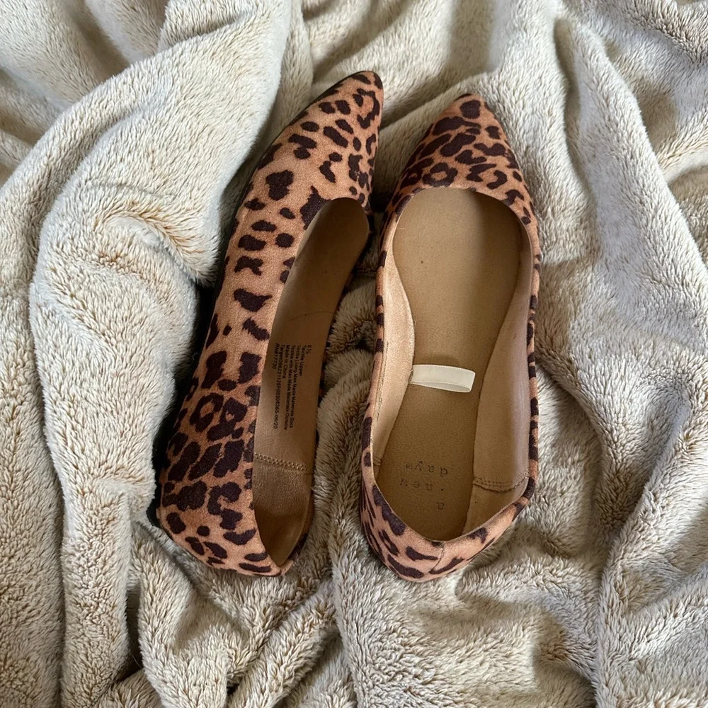 Animal print flats broken in 🥿👡🤩 - Picture 2 of 4